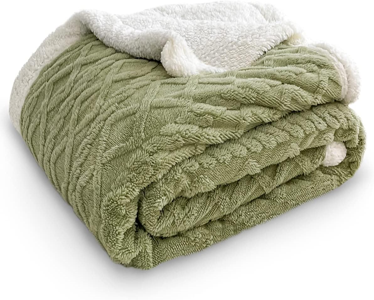 BOOKER Flannel Plush Blanket Green