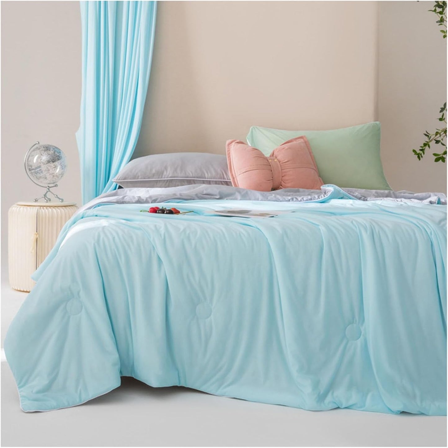 KARIS Cool Silk Summer Quilt Light Blue