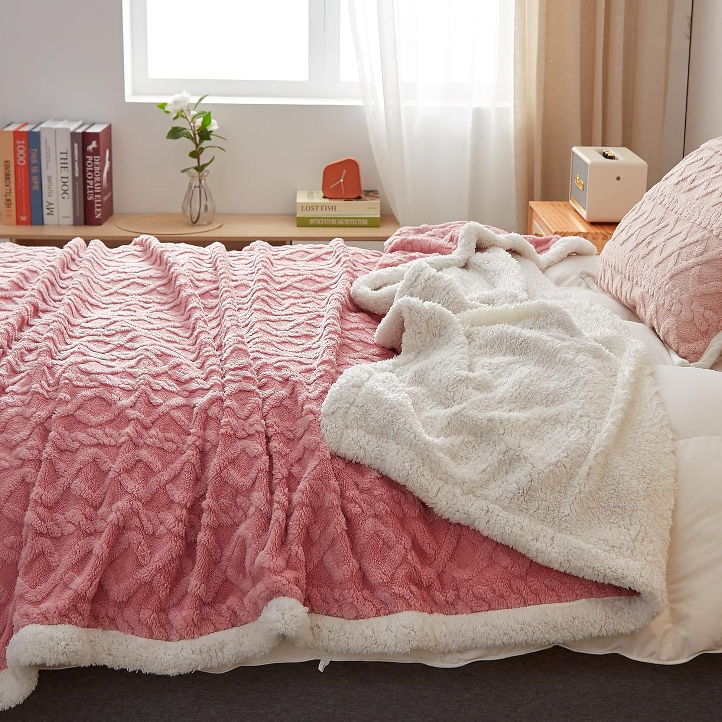 BOOKER Flannel Plush Blanket Pink