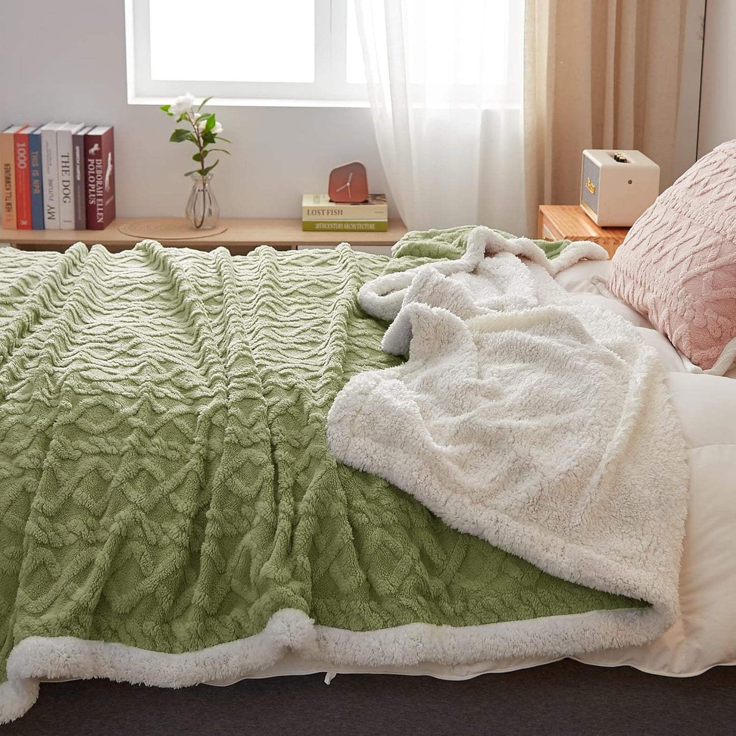 BOOKER Flannel Plush Blanket Green